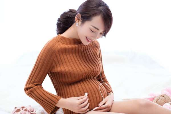 【妈妈照】·2个主题·2套服装·14张精修·拍摄120分钟
