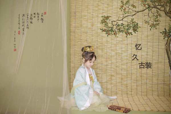 3个主题·3套服装·18张精修·拍摄120分钟