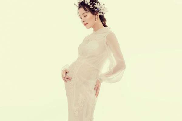 【孕妇照】·2个主题·2套服装·5张精修·拍摄90分钟