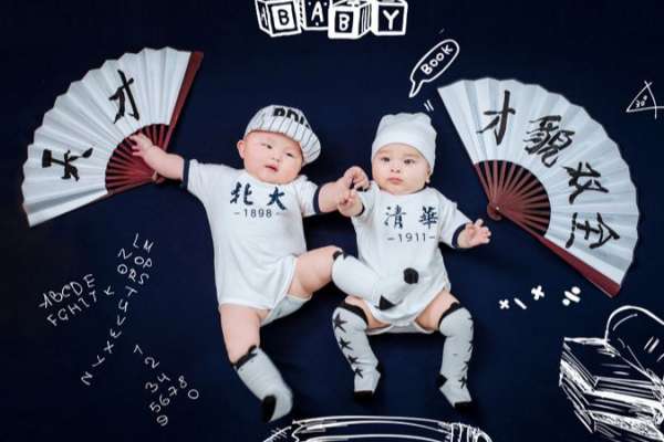 【全家福】·4个主题·4套服装·26张精修·拍摄90分钟
