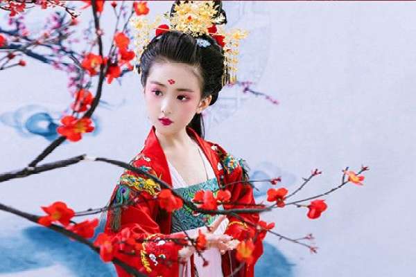 【儿童摄影】·3个主题·3套服装·12张精修·拍摄180分钟