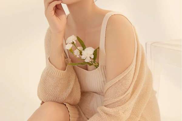 【孕妇照】·2个主题·2套服装·18张精修·拍摄120分钟