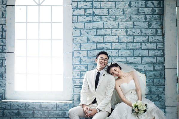亲密爱人婚纱摄影宫殿教堂案例