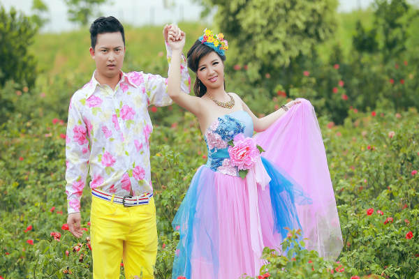 圣罗兰婚纱艺术摄影花海案例