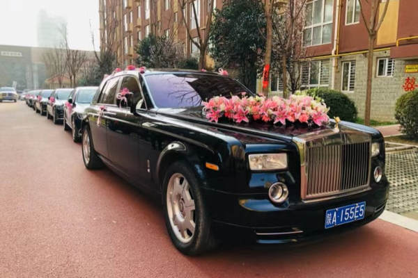劳斯莱斯幻影+奔驰奔驰迈巴赫车队