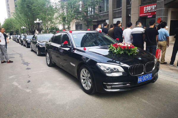 宝马7系+奥迪A6L车队