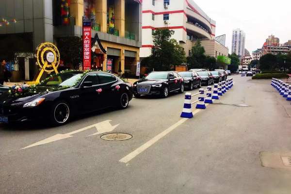 玛莎拉蒂总裁+奥迪A6L车队