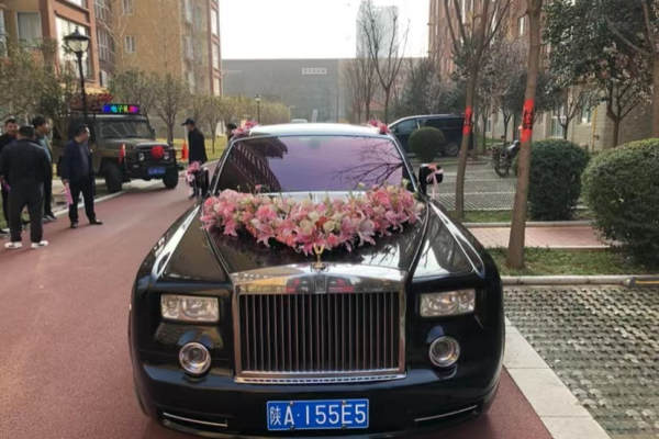 劳斯莱斯幻影+奔驰奔驰迈巴赫车队