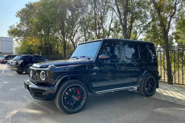 奔驰大G+奥迪A6L车队