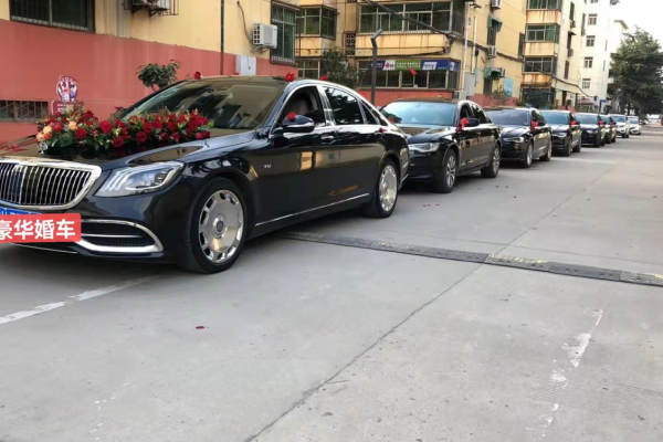 迈巴赫+奥迪A6车队