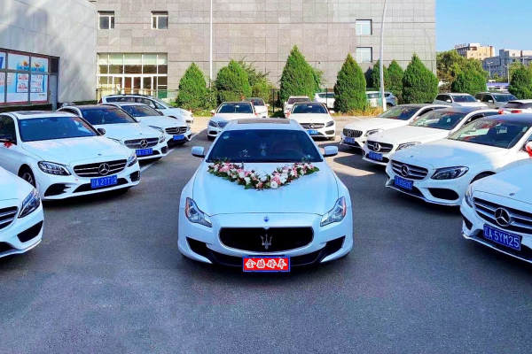 玛莎拉蒂总裁+奔驰C级车队