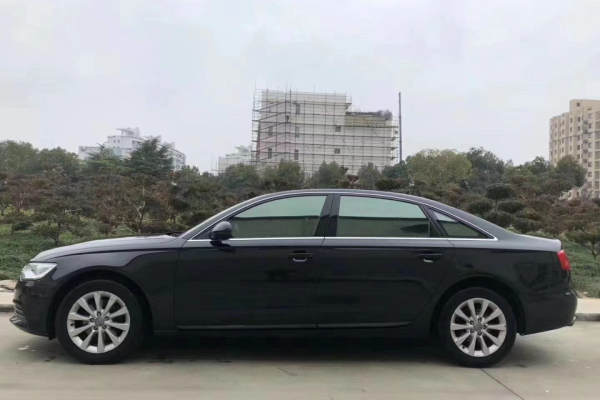 奥迪A8+奥迪A6L车队