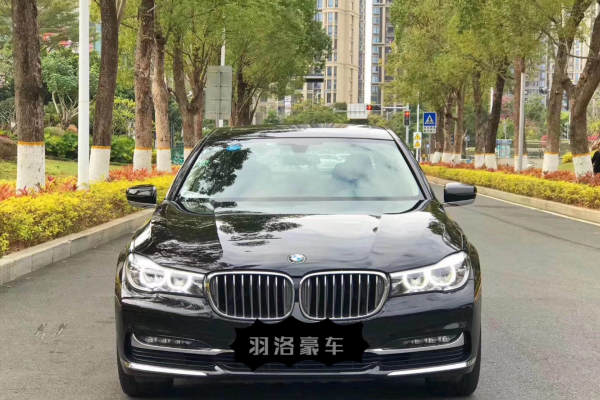 宝马7系+5辆奥迪A6L车队