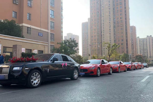 劳斯莱斯古思特+副车车队