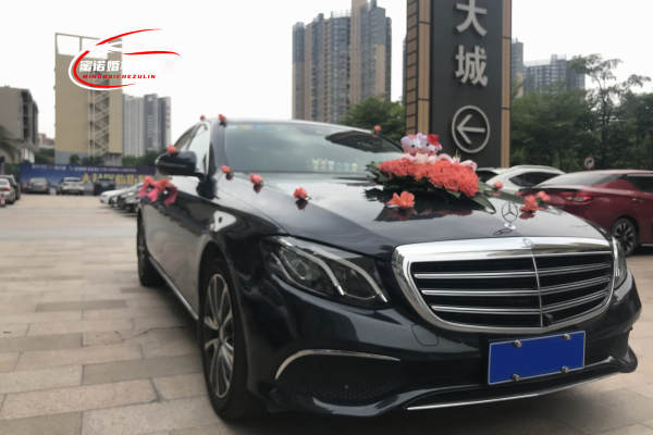 奔驰E级车队
