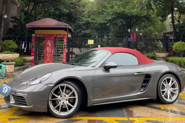 保时捷718Cayman车队