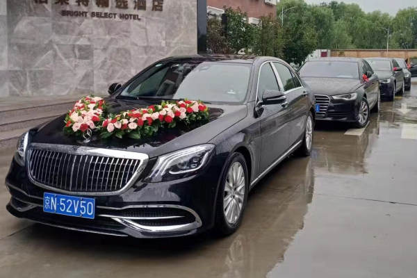奔驰S级+5 辆奥迪A6L车队