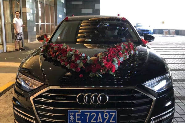 奥迪A8+奥迪A6车队