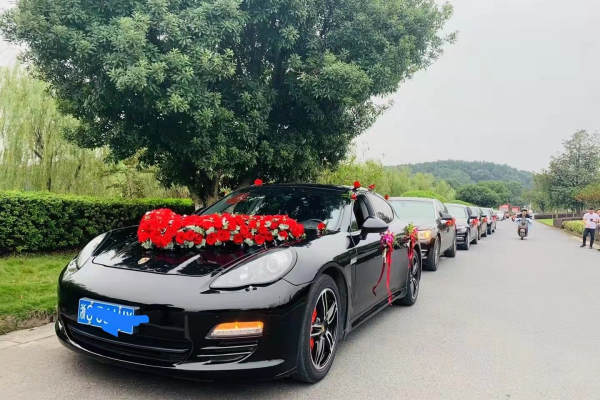 保时捷帕拉梅拉车队