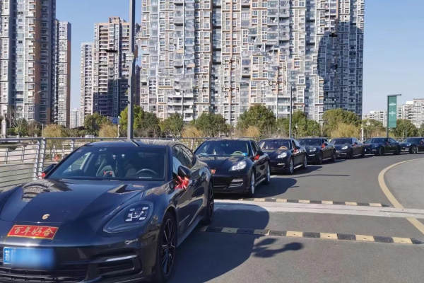 保时捷帕拉梅拉+奥迪A6L车队