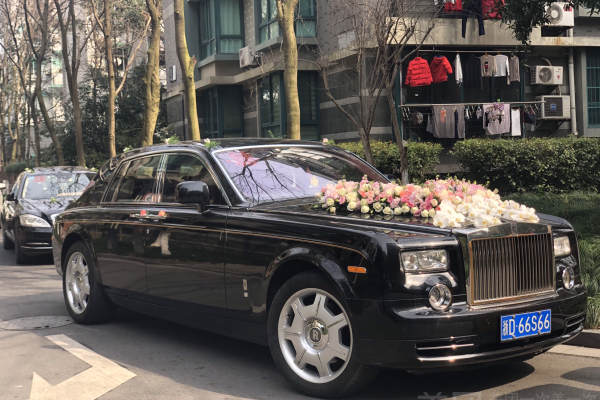 奔驰S级+奥迪A6L车队