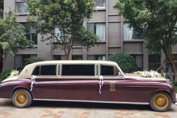 劳斯莱斯复古加长款车队