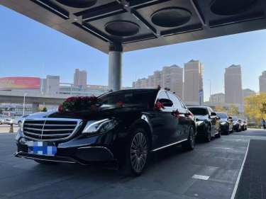 奔驰E级+3辆奔驰E级车队