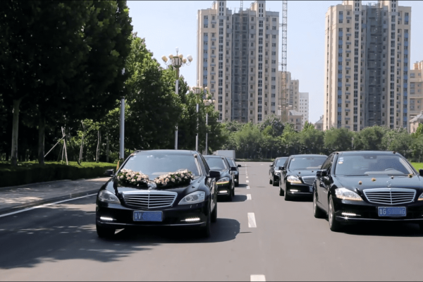 奔驰迈巴赫s400L+奔驰S级车队