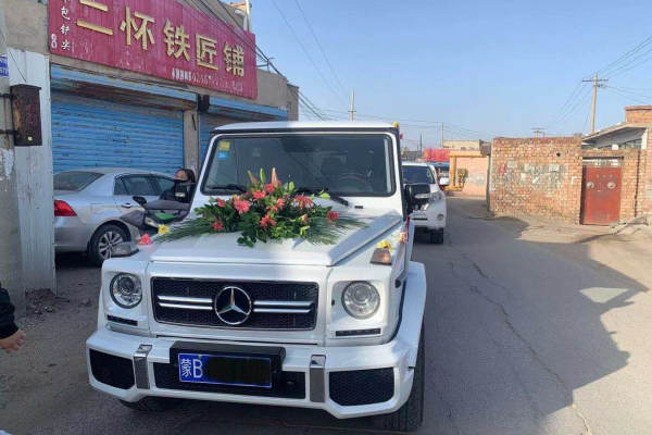 奔驰G+奔驰E级车队