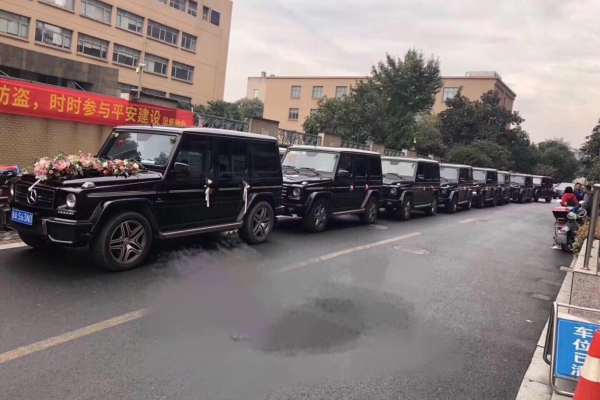 奔驰g500+奔驰G500车队