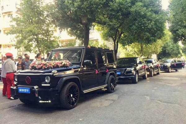奔驰G系+牧马人jeep车队