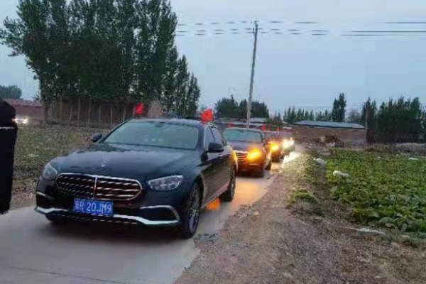 红旗H9H9+奔驰E级车队