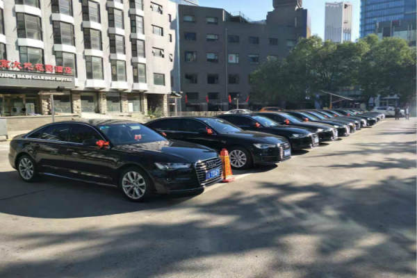 奔驰S级+奥迪A6L车队