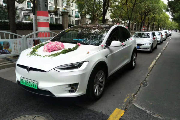 特斯拉MODELX车队