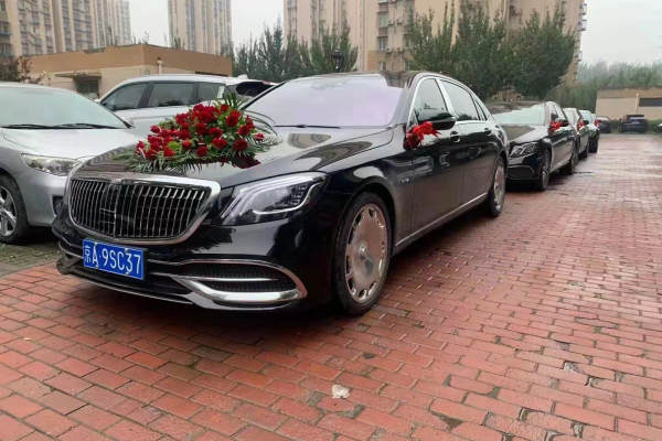 奔驰迈巴赫S车队