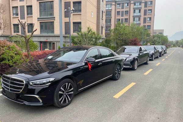 奔驰E级+奔驰E级车队