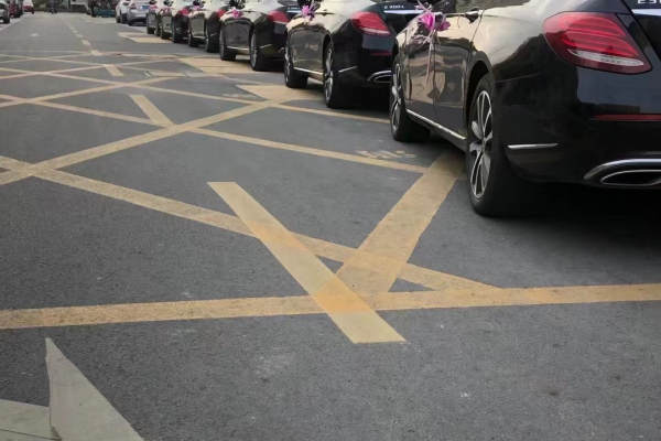 奔驰E级+奔驰E级车队