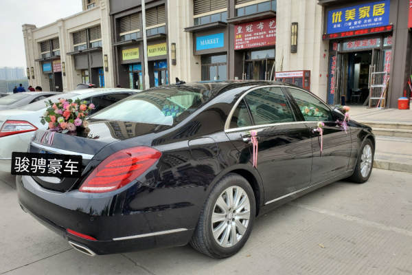 奔驰S级车队