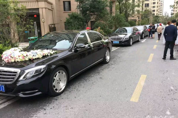 奔驰S级车队