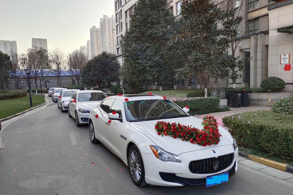 玛莎拉蒂总裁/吉博力+宝马5系车队