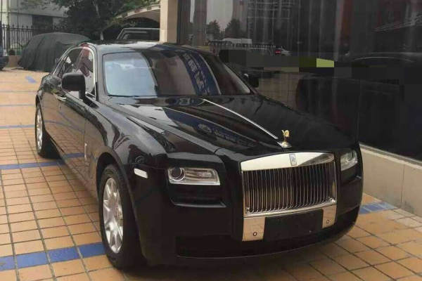 劳斯莱斯古思特+奥迪A6L车队