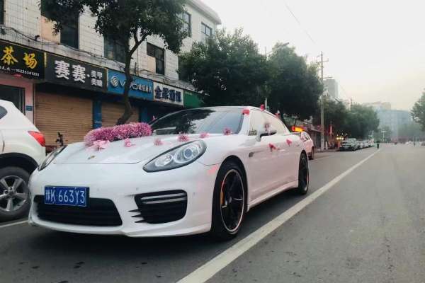 保时捷帕拉梅拉车队