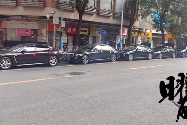 保时捷帕拉梅拉+3辆奔驰E级车队