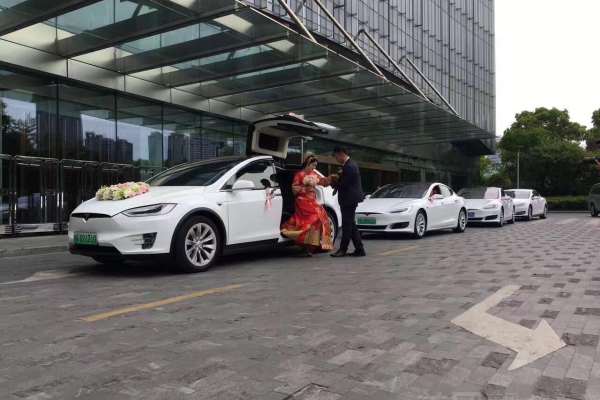 特斯拉MODELX+奥迪奔驰宝马特斯拉奥迪A6L宝马5系奔驰E特斯拉车队