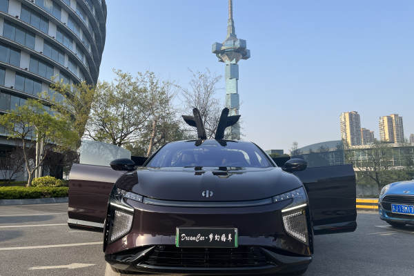 高合HIphiX车队