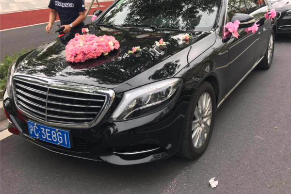 奔驰车队