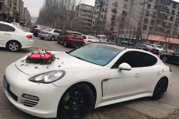 保时捷帕拉梅拉车队