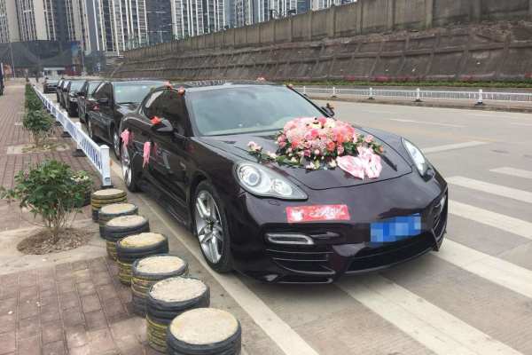 保时捷帕拉梅拉车队