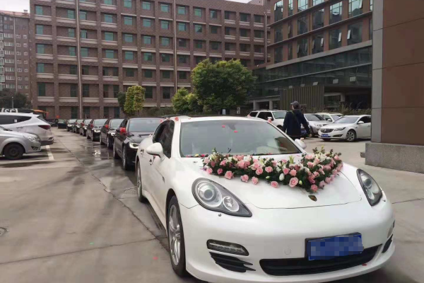 保时捷帕拉梅拉+奥迪A6L车队