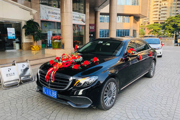 奔驰E级车队